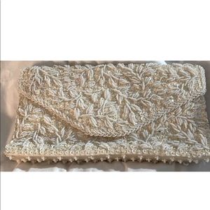 VTG La Regale Clutch White Cream Floral beaded